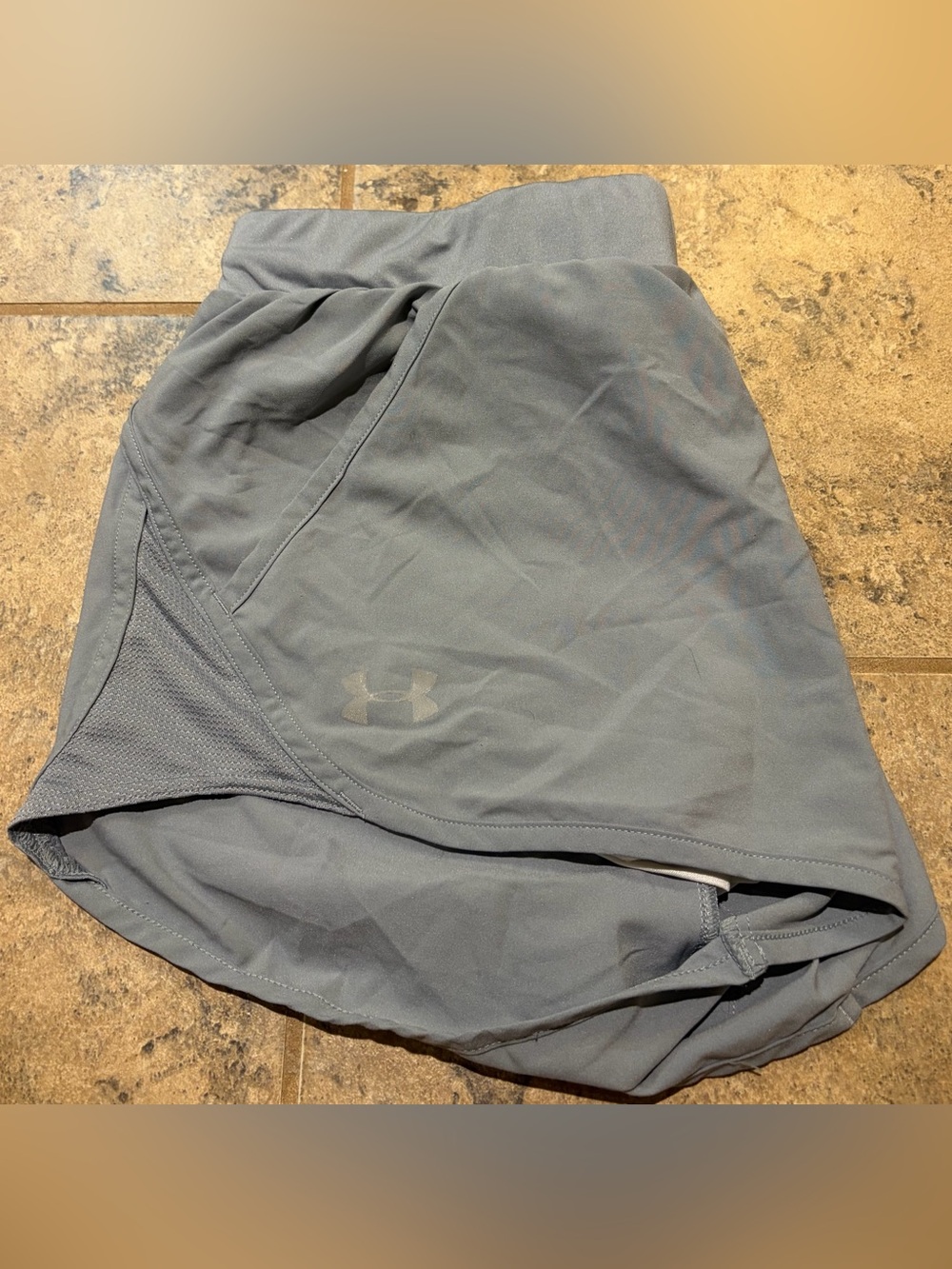 Under Armour Fitted Women's Gray shorts, size M